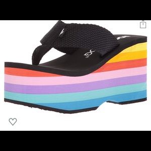 BNWOT rocket dog rainbow flip flops